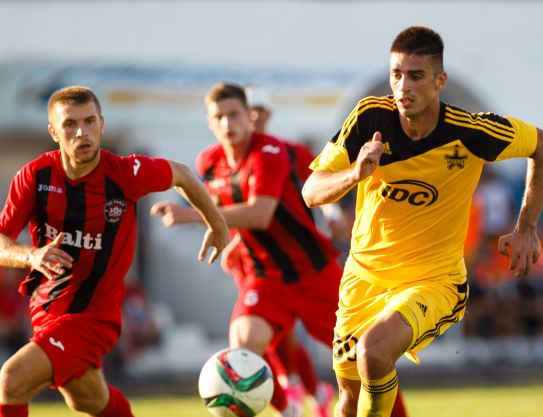 Jugadores de "Sheriff" .  Vujadin Savic y su familia