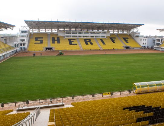 Noul gazon pe Arena Mare