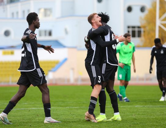 Tres goles en cada tiempo Tres goles en cada tiempo