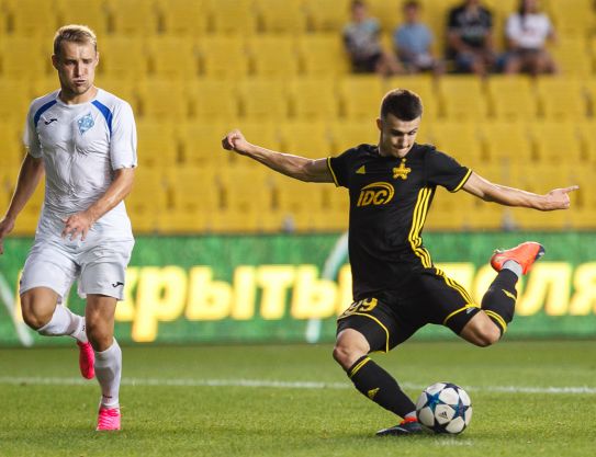 Tres goles de  Damashkan